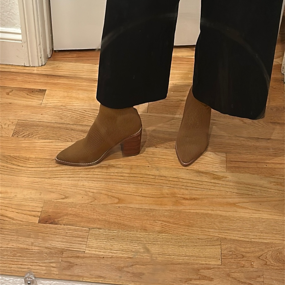 Worn once! Brown flexible stretch Steven booties size 8